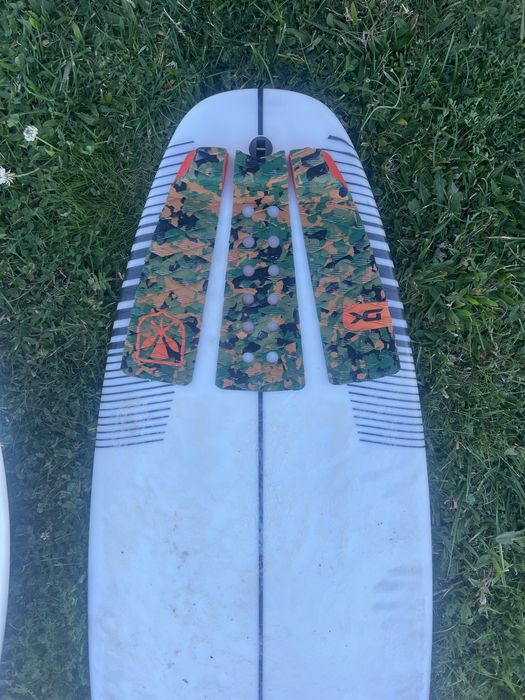 Prancha de surf em otimas condicoes quase nova