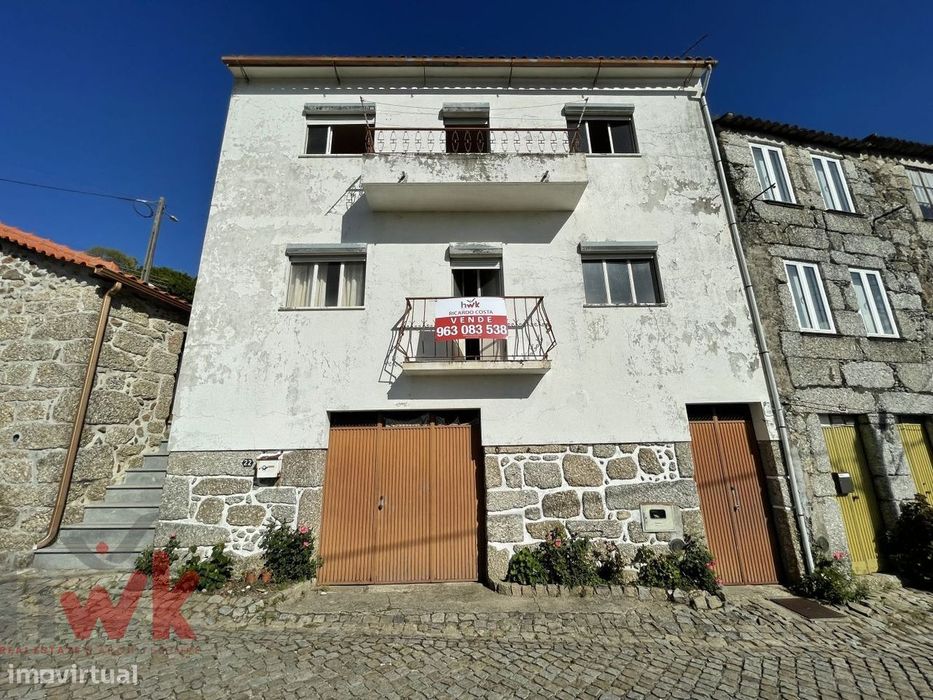 Moradia Bi-familiar em São Gião