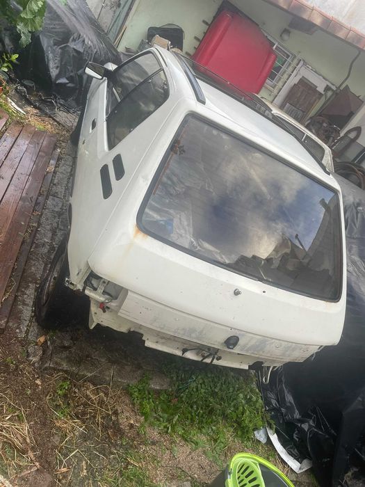 Carroçaria Peugeot 205 3 portas (portas capo eixo carrion. Suspensão frente) também periféricos de Motor 1.4  origem - XS, 106 saxo AX  Vendaseparado