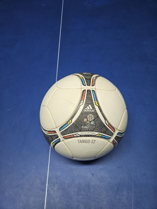 Adidas Official Matchball Tango 12