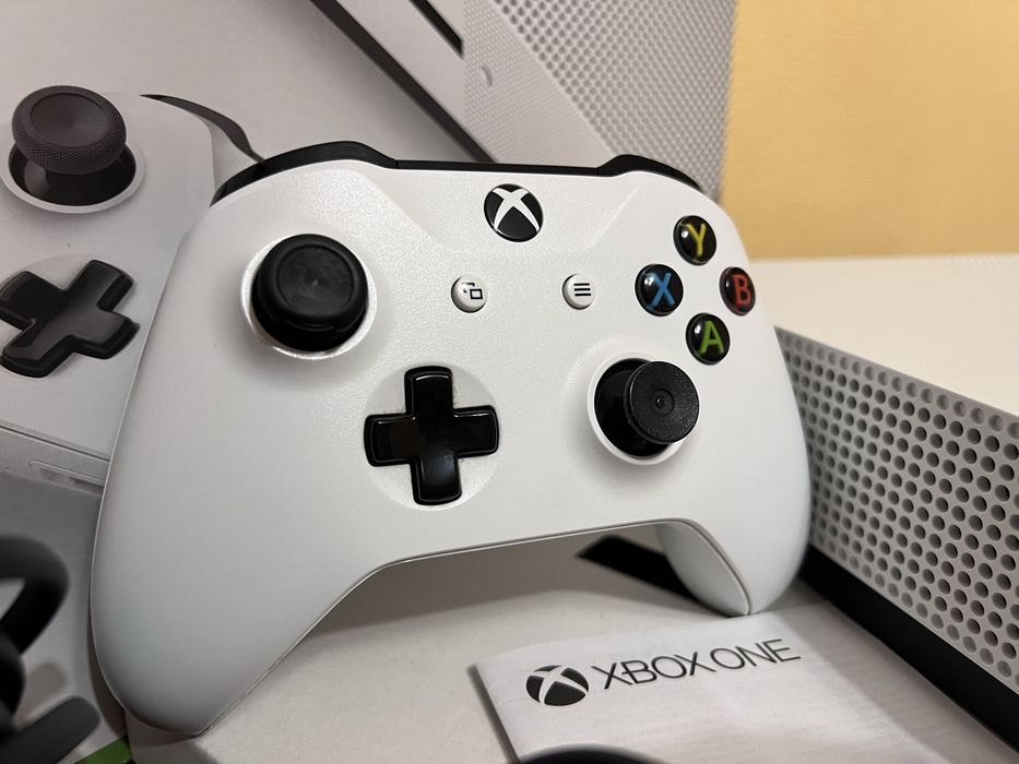 Ігрова консоль Xbox One S 1TB+ 1 геймпад+ коробка!