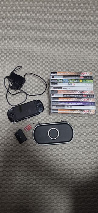 PSP 3004 + 11 gier + futerał + karta pamięci