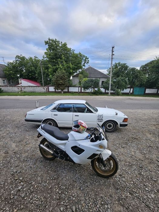 Suzuki gsx 750f KATANA