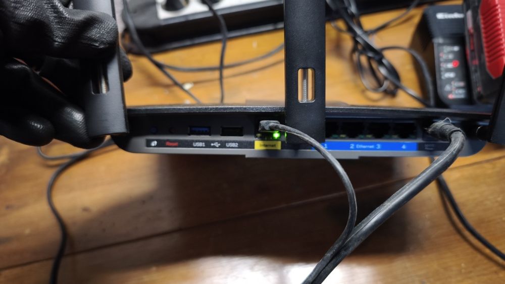 XAC1900 Dual Band Smart Wi-Fi Modem Router