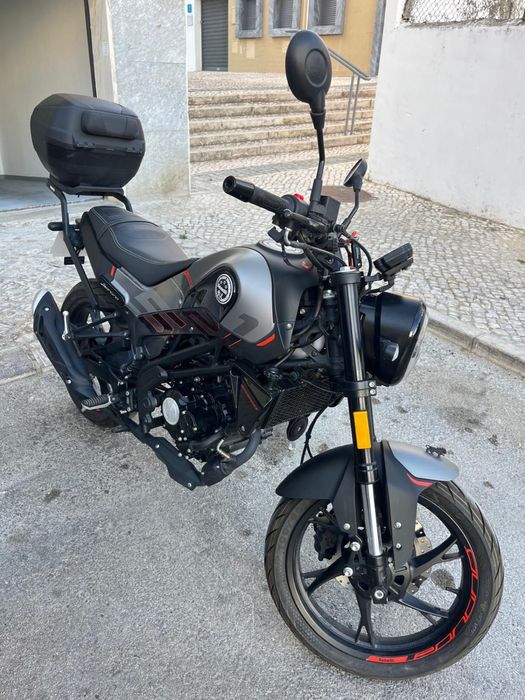 Benelli 125 com 439 km reais