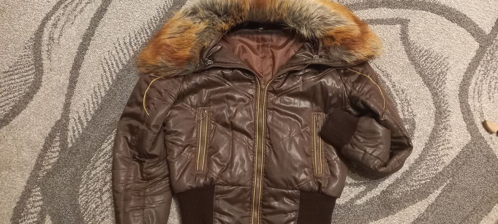 Куртка жіноча коротка