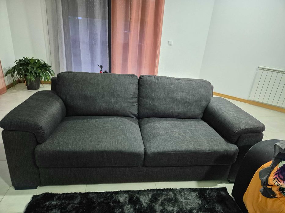 Sofa preto 2 lugares