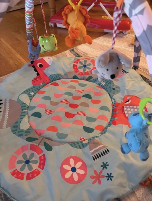 Tapete de Atividades para Bebé com Arco e Brinquedos