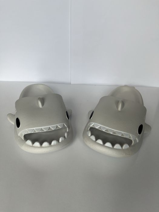 Klapki shark szare