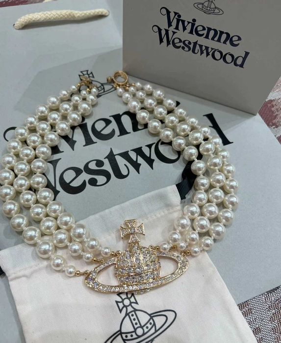 Vivienne Westwood/potrójny naszyjnik z pereł