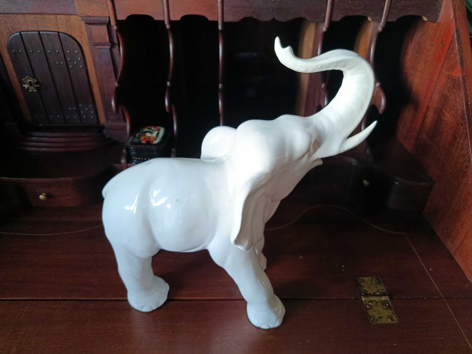 Elefante escultura faiança Alcobaça Raul Bernarda Assinado 28 cm