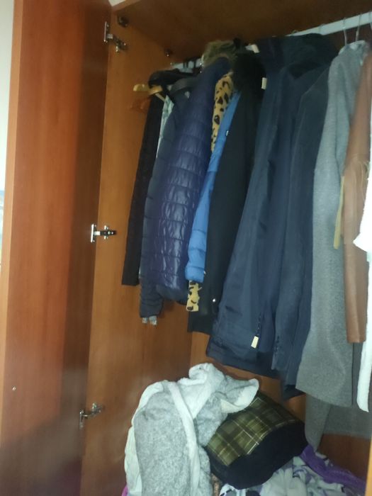Armário maciso impecável vendo pois vou comprar tudo novo