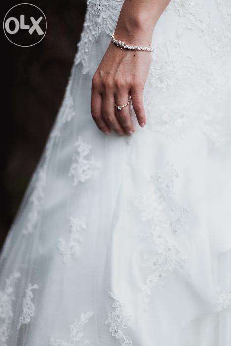 koronkowa suknia ślubna 38