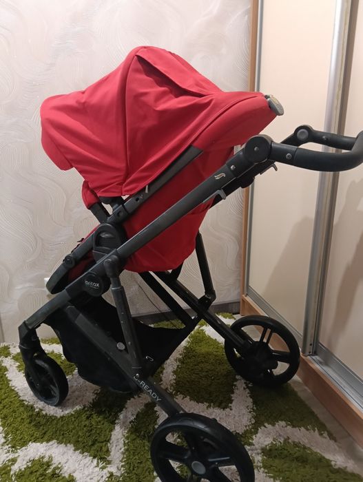 ПРОДАМ
Коляска Britax B-READY
Червоного кольору 
Стан:
Всі механізми працюють, гальма тримають,ручка регулюється.
П'ятиточков