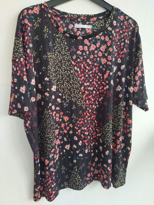 Blusa com padrão floral - Lefties - Tamanho L