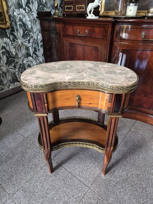 Mesa de Apoio Estilo Luís XV "En Haricot" (Formato Rim) - Pau-Santo e Madeiras Nobres.