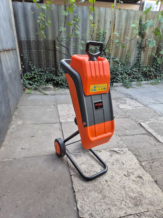 Подрібнювач гілок садовий KRAFT & DELE 2550 Вт KD5200