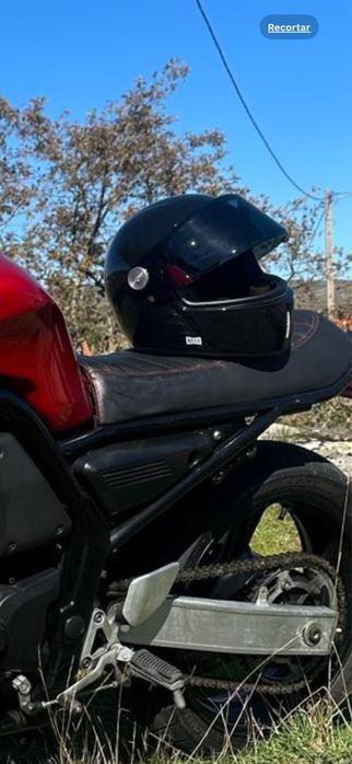 Yamaha fzr600 naked