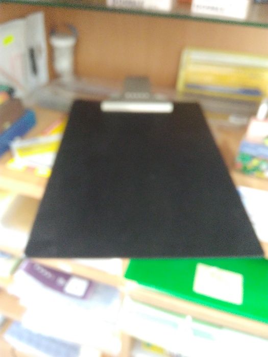 Capa com garra para folhas