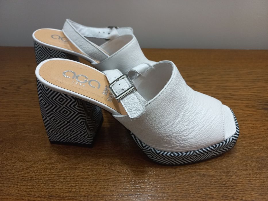 Buty na koturnie 39r.