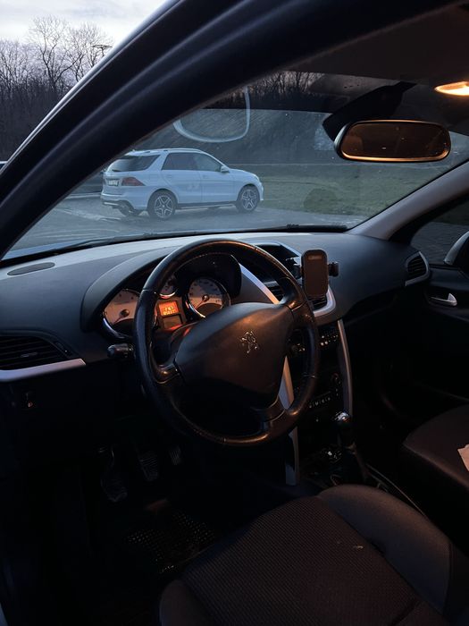 Продам Peugeot 207