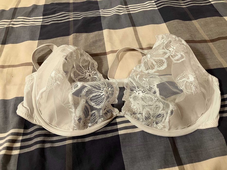 Biustonosz Marks & Spencer koronkowy biały kwiaty coquette