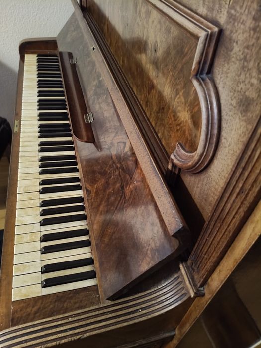 Pianino A.Klose Brieg