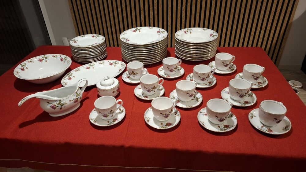Serwis obiadowo-kawowy firmy Waza Poland na 12 osób, porcelana