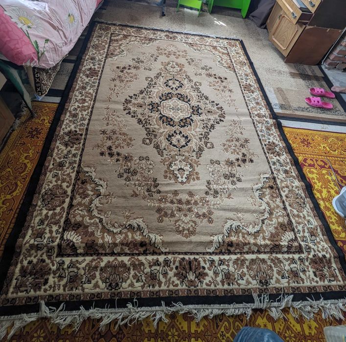 Продам ковер хорошее состоянее