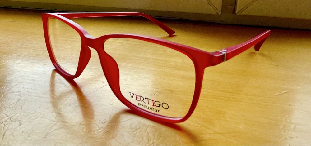 Eleganckie oprawki  VERTIGO Eyewear – wybierz swój idealny model!