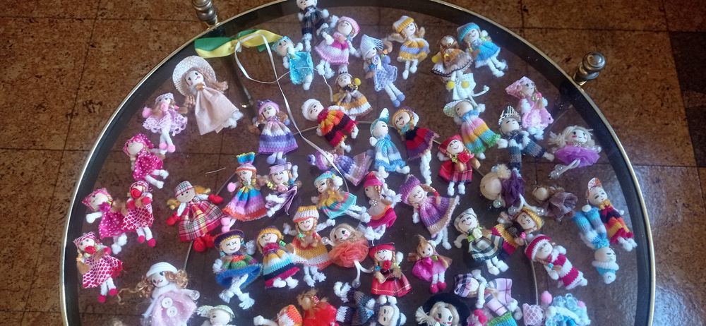 Bonequinhos em tecido para trabalhos manuais