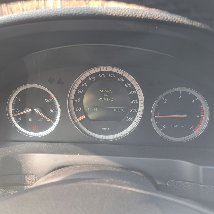 Sprzedam Mercedesa 2,2d. 2008r do negocjacji