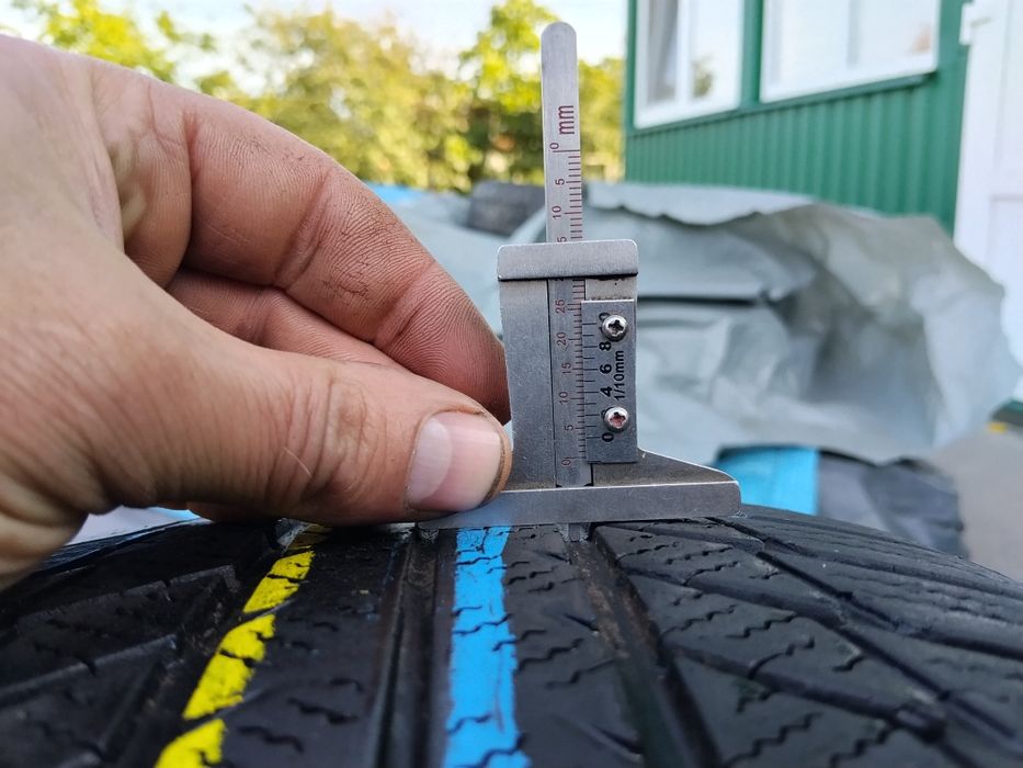 одна зимова шина Bridgestone 225/45/18