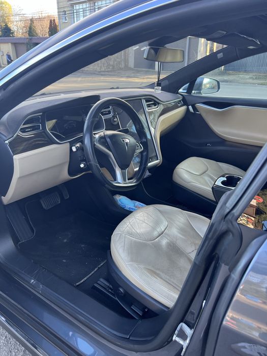 Tesla model s 2014