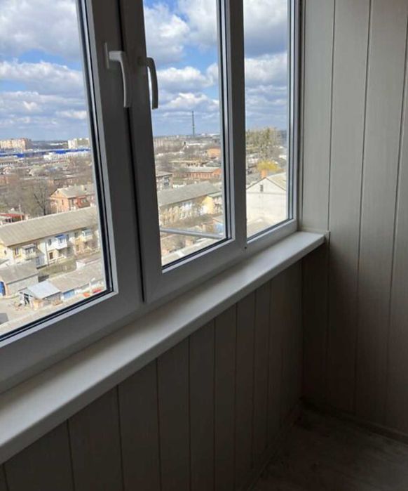 (3) Продам 2-кімнатну квартиру на Замості 1736
