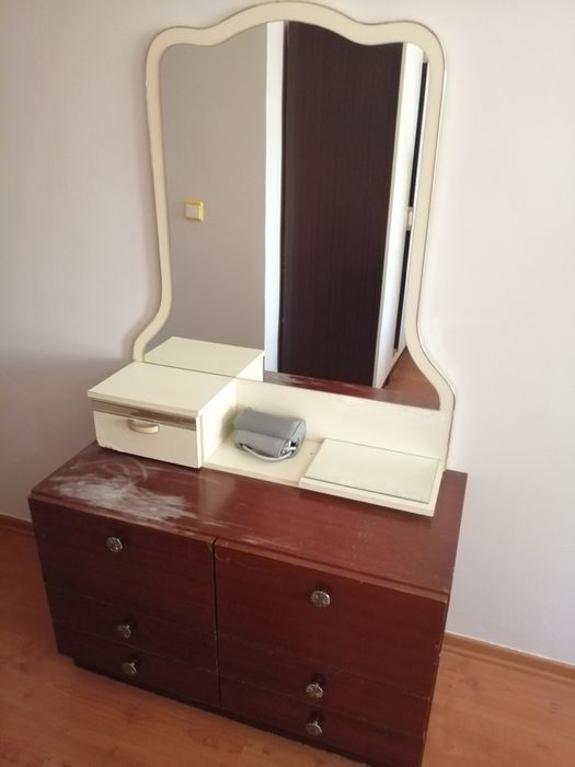 Conjunto quarto de casal em ferro + mesas de cabeceira + cómoda