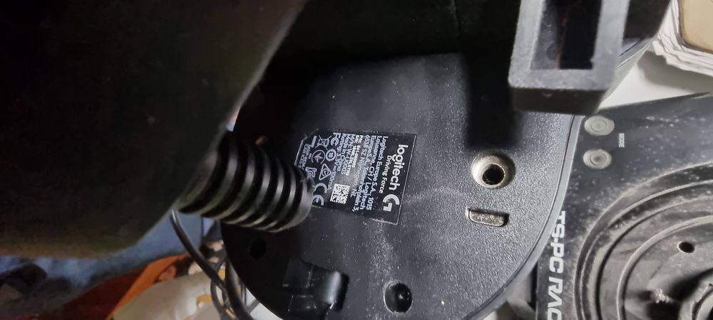 Thrustmaster volante+base+pedais+manete