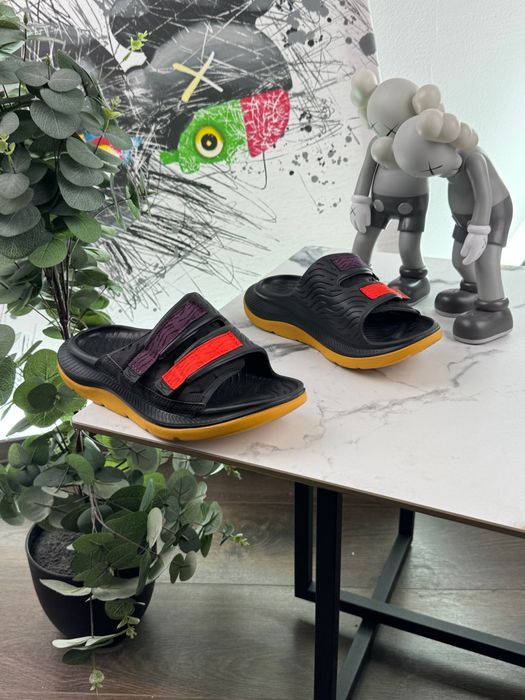 Нові тапочки шльопки Hoka Ora Luxe 38.5 розмір Е12478