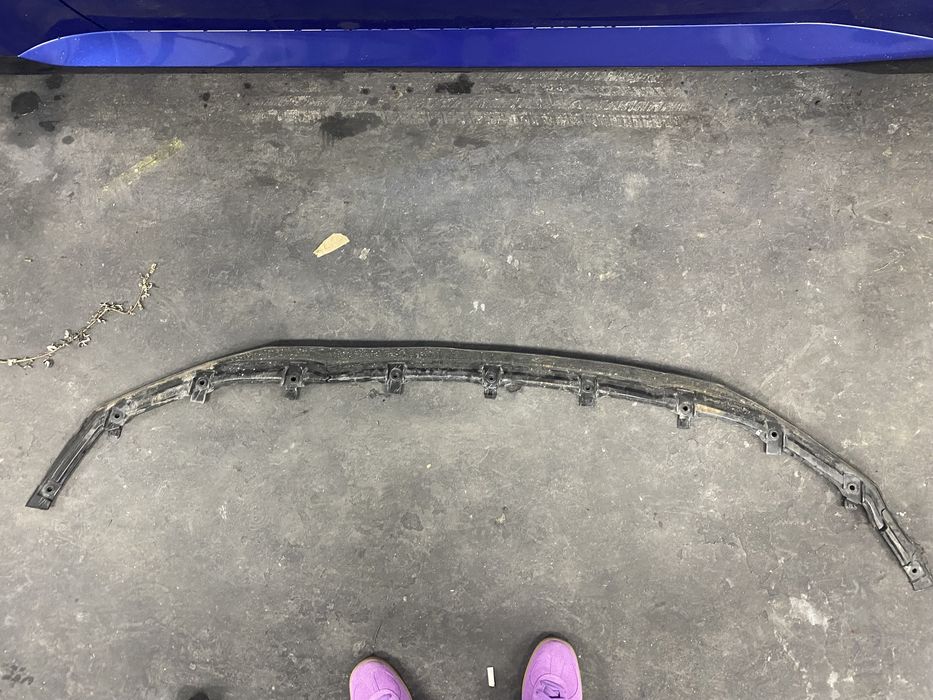 Спойлер, накладка переднього бампера BMW G42