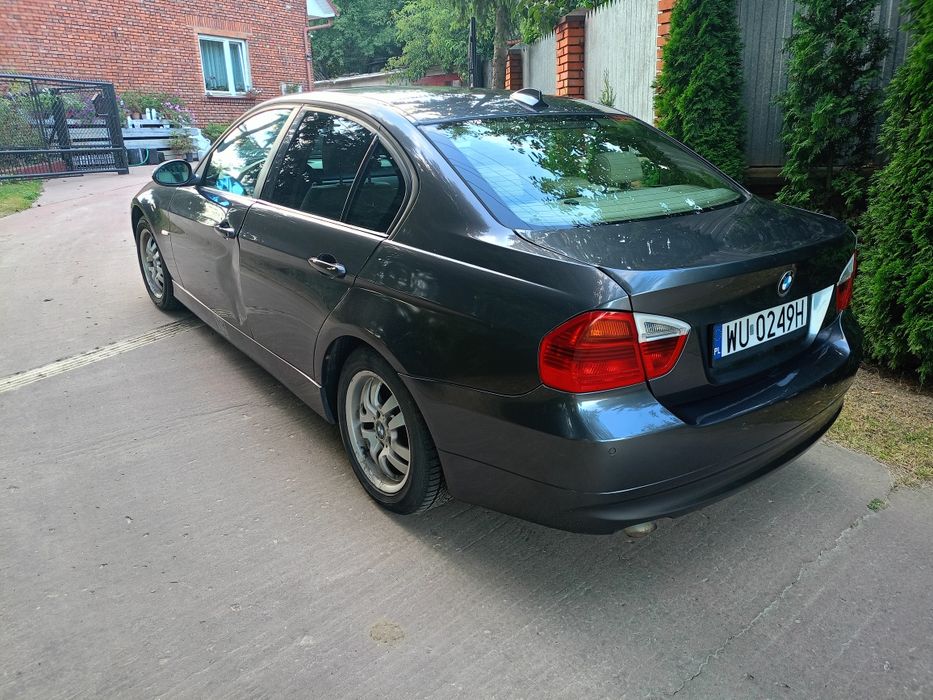 BMW E90  318d 122km