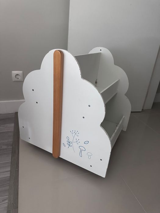 Mini Biblioteca Infantil com Rodas