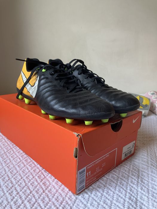 Chuteiras “Tiempo Ligera IV AG-PRO”
