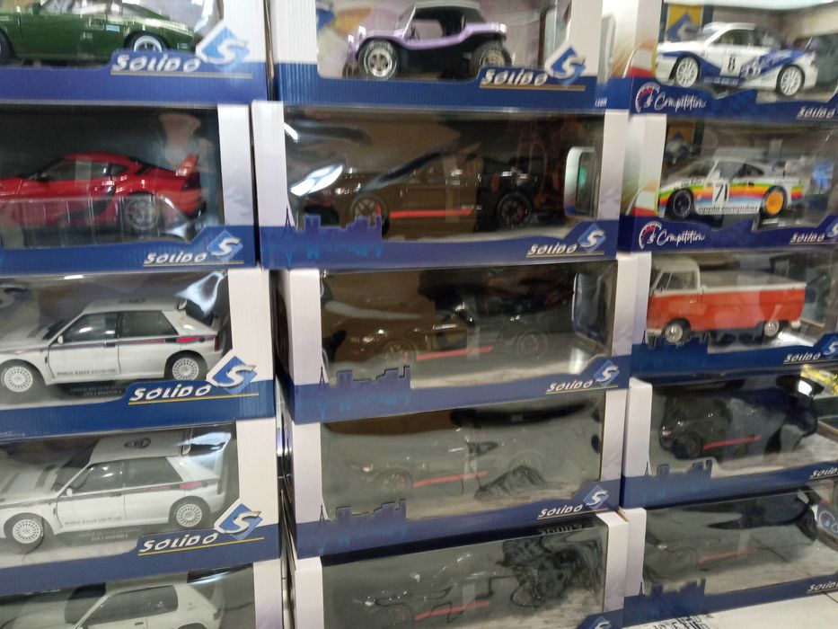 Miniaturas Diecast Solido 1/18 Subaru Skyline Porsche McLaren Etc.