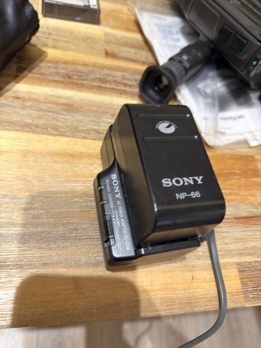 Sony Handycam Video8 CCD-FX200E / FX270E + acessórios originais – FUNCIONAL