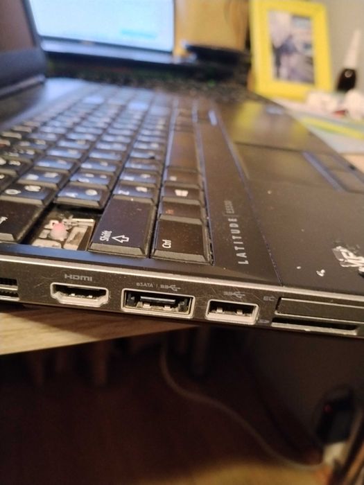 Laptop Dell LATITUDE E 5530