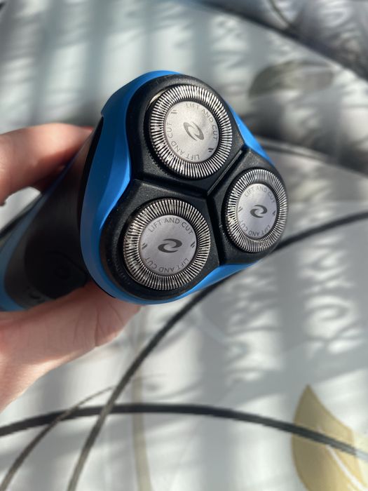 Электробритва PHILIPS