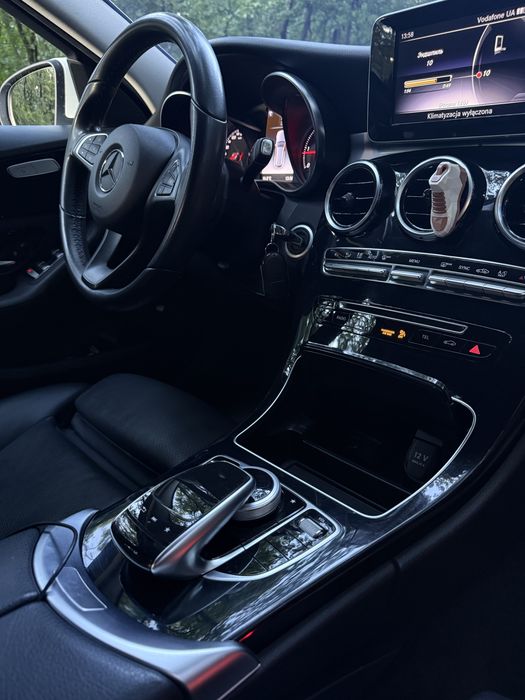 Mercedes-Benz C 220d 2018 • 2.2 Diesel