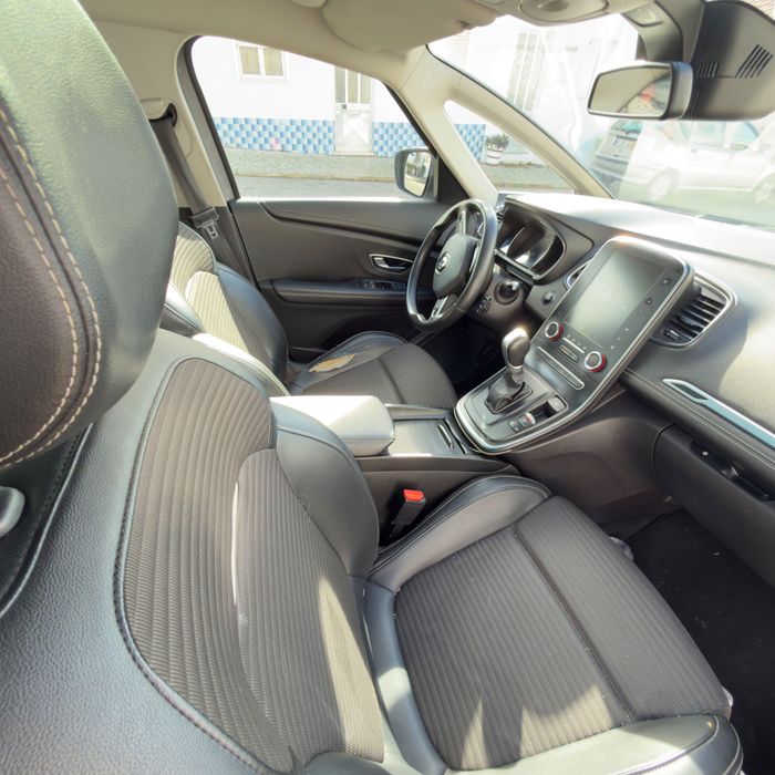 Vendo Renault scenic de 7 lugares toda automática de 2018