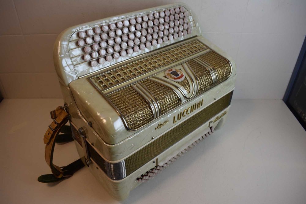 Acordeao Luccini 3 voz,