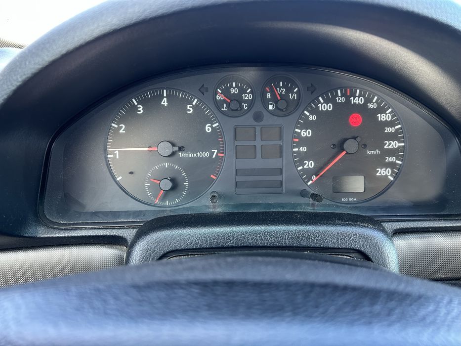 Audi A4 B5 102 CV 1.6 foto 5